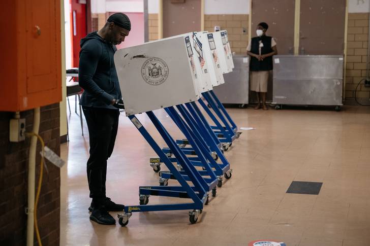 A voter cast a ballot in Brooklyn for the June 28th primary.